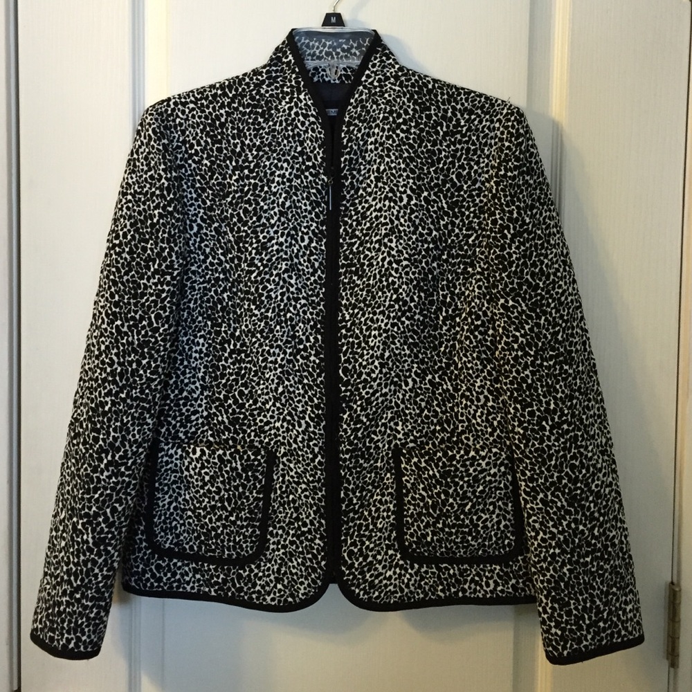 Women's Black & White Patterned Collarless Jacket